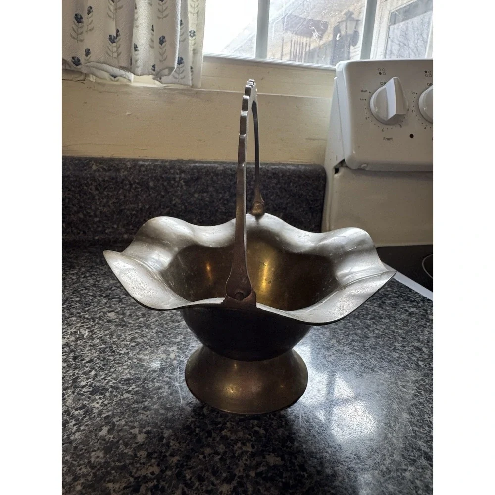 Vintage Brass Basket Ruffled Edge With Handle, Trinket Dish, Ashtray,‎ Decor